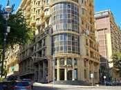 Объявление №5738497 - Баку, м. Ичеришехер, 4-комн., 210 м², 10/12 этаж