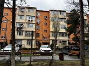 Продаётся 3-комн. вторичка 50 м², м. Кара Караев, photo 2 from 8