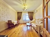 Satılır 4 otaqlı köhnə tikili 110 m², Qara Qarayev m., photo 1 from 8