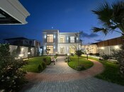 6 otaqlı həyət evi/bağ evi - Mərdəkan q. - 360 m²