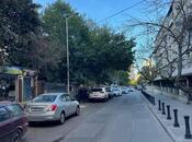 Elan №5819701 - Bakı, İnşaatçılar m., 3 otaqlı, 70 m², 1/5 mərtəbə