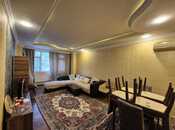 Продаётся 3-комн. вторичка 70 м², м. Иншаатчылар, photo 1 from 8
