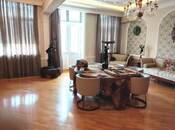 Elan №5878015 - Bakı, 28 May m., 5 otaqlı, 200 m², 3/5 mərtəbə