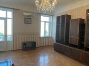 Satılır 3 otaqlı köhnə tikili 70 m², Nizami m., photo 2 from 8