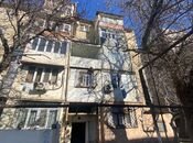 Продаётся 2-комн. вторичка 48 м², м. Элмляр Академиясы, photo 1 from 8