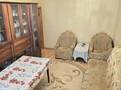 Satılır 2 otaqlı köhnə tikili 68 m², Massiv V q., photo 2 from 8