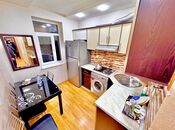 Satılır 3 otaqlı köhnə tikili 80 m², Qara Qarayev m., photo 1 from 8