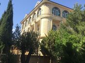 7 otaqlı həyət evi/bağ evi - Badamdar q. - 400 m²