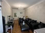 Продаётся 3-комн. вторичка 65 м², м. Кара Караев, photo 1 from 8