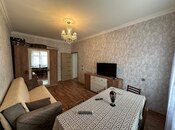 Satılır 1 otaqlı köhnə tikili 45 m², İnşaatçılar m., photo 1 from 8
