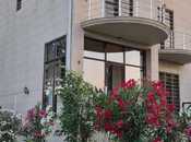 6 otaqlı həyət evi/bağ evi - Novxanı q. - 250 m²