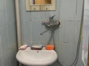 İcarəyə verilir 2 otaqlı həyət evi/bağ evi 52 m², İnşaatçılar m., photo 2 from 4