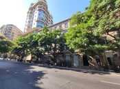 Объявление №5931847 - Баку, м. Ичеришехер, 2-комн., 65 м², 3/4 этаж