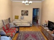 Satılır 2 otaqlı köhnə tikili 65 m², Nəsimi r., photo 2 from 8