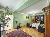 Satılır 3 otaqlı köhnə tikili 90 m², İnşaatçılar m., photo 1 from 8