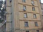 Продаётся 2-комн. вторичка 56 м², м. Элмляр Академиясы, photo 1 from 7