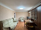 Продаётся 2-комн. вторичка 33 м², м. Элмляр Академиясы, photo 1 from 8