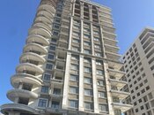3-комн. новостройка - м. 28 мая - 110 м²