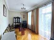 Satılır 2 otaqlı köhnə tikili 45 m², Nizami m., photo 2 from 6