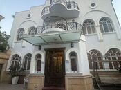 Satılır 8 otaqlı həyət evi/bağ evi 650 m², Nəsimi m., photo 2 from 8