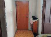 Satılır 3 otaqlı köhnə tikili 70 m², Qara Qarayev m., photo 1 from 8