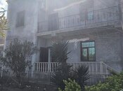 9 otaqlı həyət evi/bağ evi - Novxanı q. - 300 m²