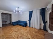 Продаётся 2-комн. вторичка 40 м², м. Иншаатчылар, photo 1 from 8