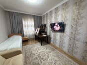 Satılır 2 otaqlı köhnə tikili 65 m², İnşaatçılar m., photo 2 from 8