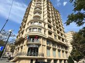 Продаётся 3-комн. новостройка 135 м², м. Низами, photo 1 from 8