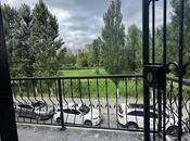 Сдаётся 3-комн. вторичка 100 м², м. Низами, photo 1 from 8