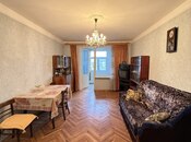 Satılır 2 otaqlı köhnə tikili 55 m², İnşaatçılar m., photo 1 from 8