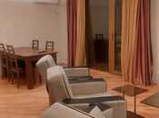 Сдаётся 3-комн. вторичка 105 м², м. Низами, photo 1 from 8