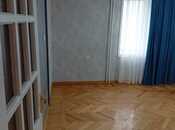 Satılır 2 otaqlı köhnə tikili 60 m², İnşaatçılar m., photo 3 from 8