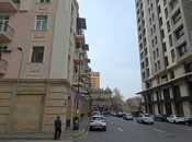 Satılır 3 otaqlı köhnə tikili 80 m², Sahil m., photo 1 from 8