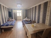 Продаётся 3-комн. вторичка 63 м², м. Иншаатчылар, photo 2 from 6