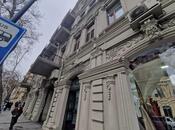 Satılır 4 otaqlı köhnə tikili 220 m², Sahil m., photo 2 from 8