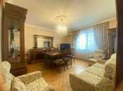 Satılır 4 otaqlı köhnə tikili 105 m², Elmlər Akademiyası m., photo 1 from 8