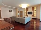 İcarəyə verilir 3 otaqlı yeni tikili 110 m², 28 May m., photo 1 from 8