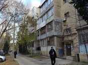 Продаётся 2-комн. вторичка 50 м², м. Элмляр Академиясы, photo 1 from 8