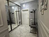 3-комн. новостройка - м. 28 мая - 90 м²