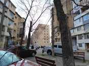 Сдаётся 3-комн. вторичка 70 м², м. Нефтчиляр, photo 1 from 8