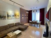 3-комн. новостройка - м. 28 мая - 140 м²