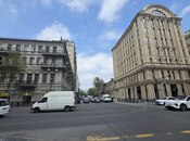 Satılır 2 otaqlı köhnə tikili 68 m², Sahil m., photo 2 from 8