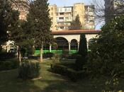 Продаётся 4-комн. вторичка 102 м², м. Низами, photo 1 from 8