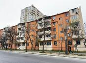 Продаётся 2-комн. вторичка 38 м², м. Кара Караев, photo 1 from 8