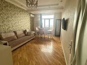 Сдаётся 2-комн. вторичка 65 м², м. Нефтчиляр, photo 2 from 8