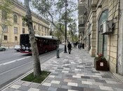 Satılır 1 otaqlı köhnə tikili 30 m², Sahil m., photo 1 from 8