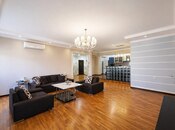 3-комн. новостройка - м. Элмляр Академиясы - 160 м²