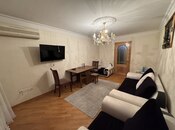 Сдаётся 3-комн. вторичка 70 м², м. Нефтчиляр, photo 1 from 8