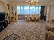 Satılır 4 otaqlı köhnə tikili 110 m², Yasamal q., photo 1 from 8